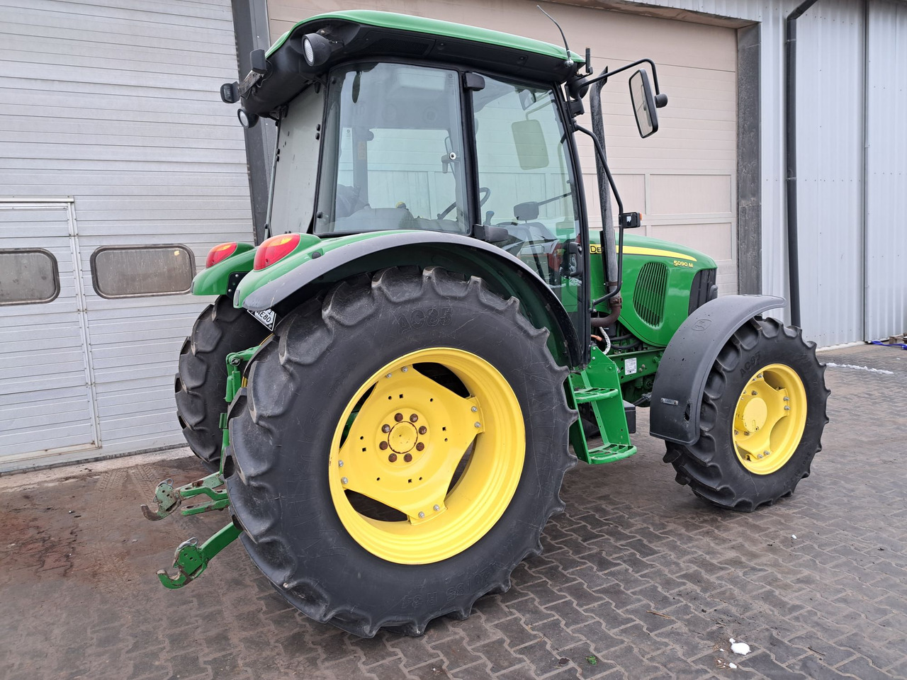Ciągnik John Deere 5090m - Трактор: фото 4 Ciągnik John Deere 5090m - Трактор: фото 4