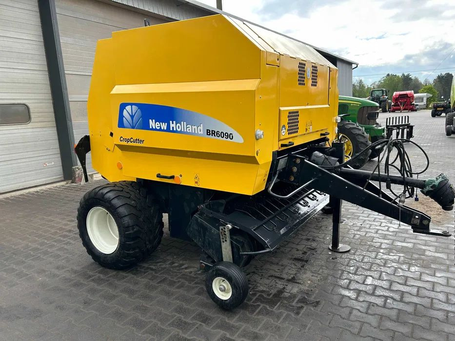 Prasa rolująca New Holland BR 6090 prasa łańcuchowa noże cropcutter - Пресс-подборщик рулонный: фото 2 Prasa rolująca New Holland BR 6090 prasa łańcuchowa noże cropcutter - Пресс-подборщик рулонный: фото 2