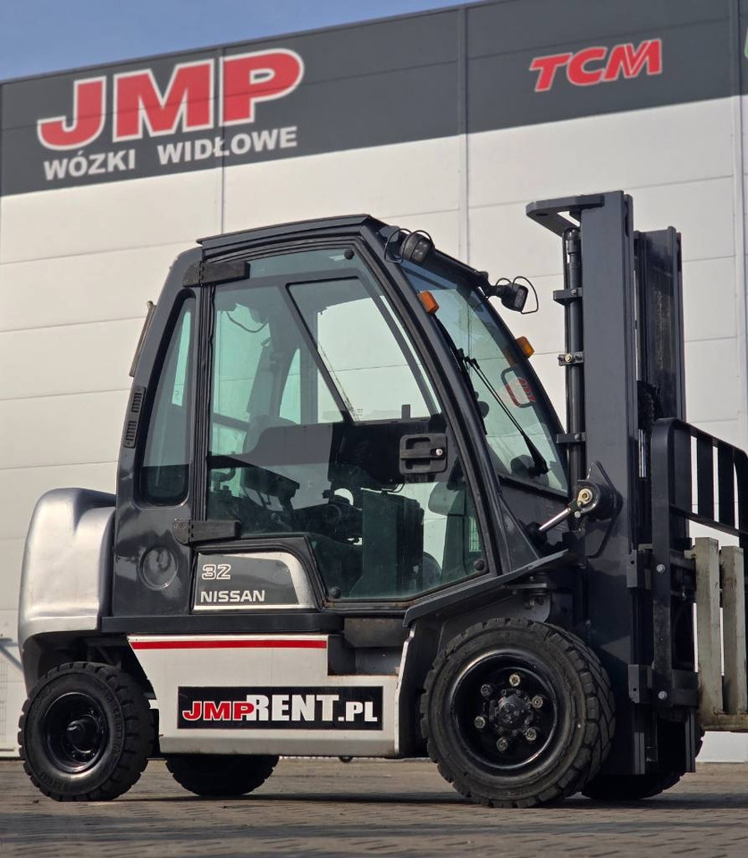 Nissan FGD02 A 32 Q - Газовый погрузчик: фото 1 Nissan FGD02 A 32 Q - Газовый погрузчик: фото 1