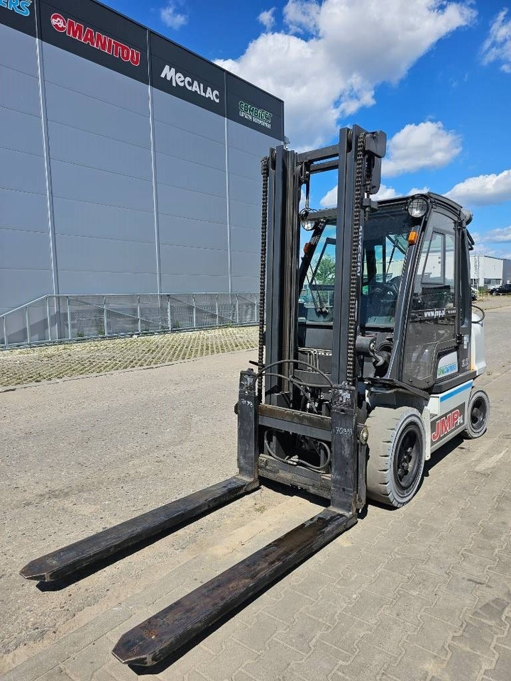 Газовый погрузчик UniCarriers UG1D2A32LT: фото 6