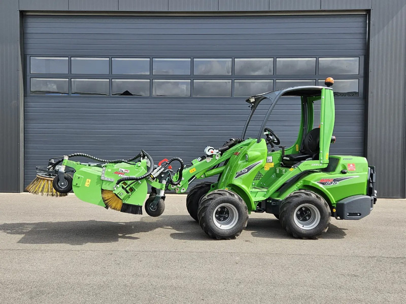 Гусеничный мини-погрузчик Avant 645i Rental mini-shovel: фото 9 Гусеничный мини-погрузчик Avant 645i Rental mini-shovel: фото 9