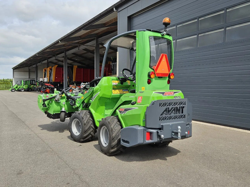 Гусеничный мини-погрузчик Avant 645i Rental mini-shovel: фото 6 Гусеничный мини-погрузчик Avant 645i Rental mini-shovel: фото 6