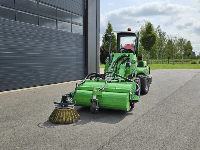 Гусеничный мини-погрузчик Avant 645i Rental mini-shovel: фото 12 Гусеничный мини-погрузчик Avant 645i Rental mini-shovel: фото 12