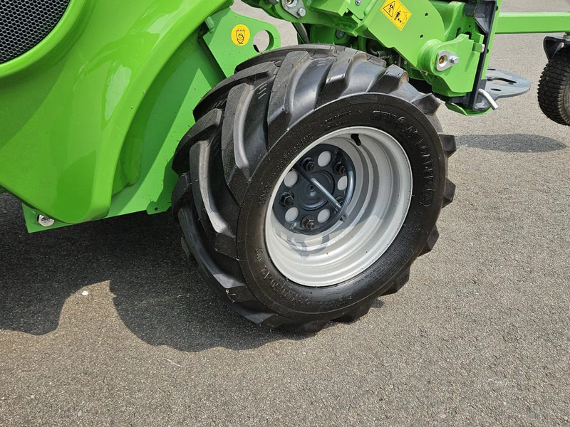 Гусеничный мини-погрузчик Avant E527 Rental mini-shovel: фото 16 Гусеничный мини-погрузчик Avant E527 Rental mini-shovel: фото 16