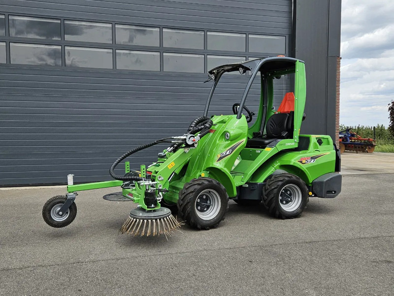 Гусеничный мини-погрузчик Avant E527 Rental mini-shovel: фото 7 Гусеничный мини-погрузчик Avant E527 Rental mini-shovel: фото 7