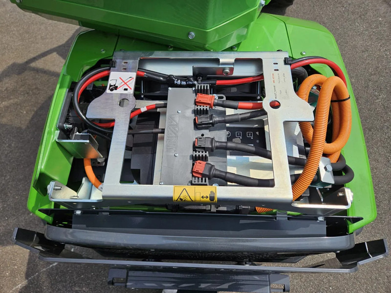 Гусеничный мини-погрузчик Avant E527 Rental mini-shovel: фото 20 Гусеничный мини-погрузчик Avant E527 Rental mini-shovel: фото 20