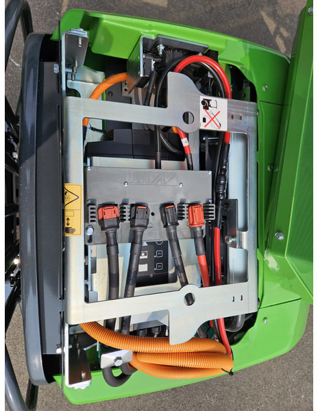 Гусеничный мини-погрузчик Avant E527 TDL+ mini-shovel: фото 20