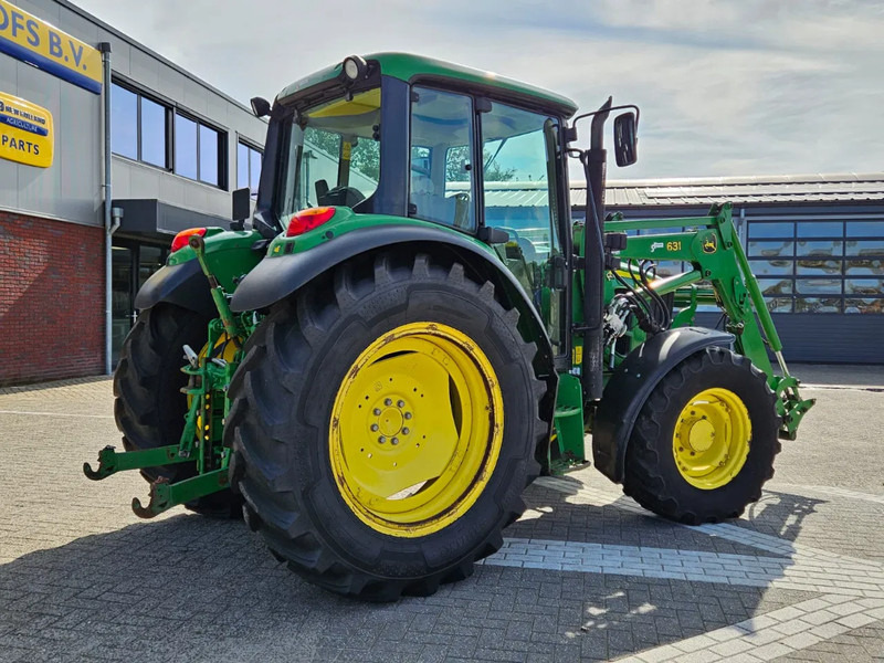 John Deere met 631 voorlader 6230 - Трактор: фото 3 John Deere met 631 voorlader 6230 - Трактор: фото 3