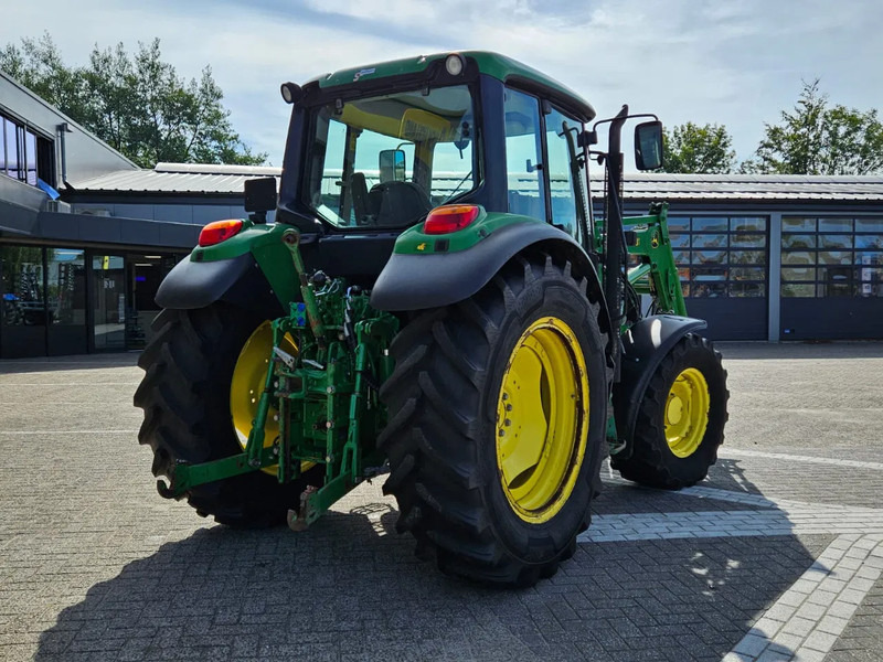 John Deere met 631 voorlader 6230 - Трактор: фото 4 John Deere met 631 voorlader 6230 - Трактор: фото 4