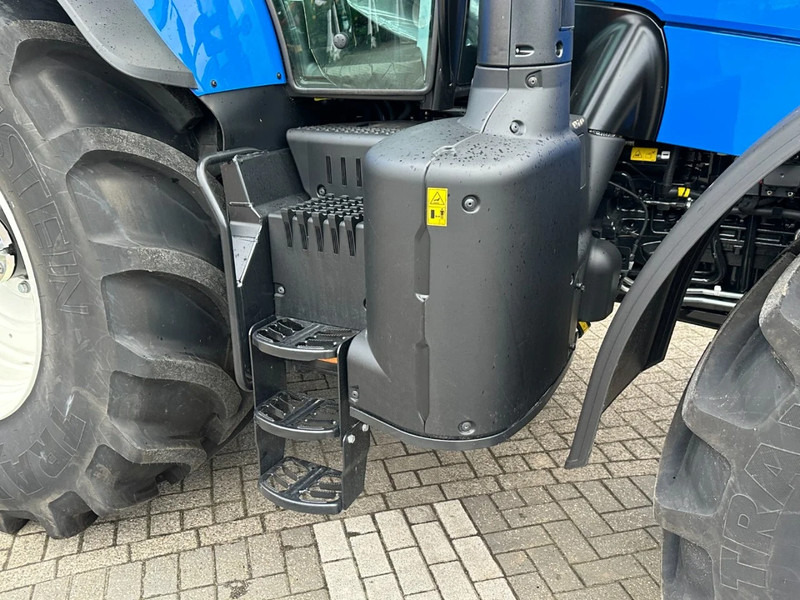 Трактор New Holland T7.245 Autocommand: фото 8