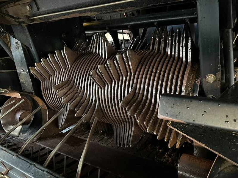 New Holland BB9060 Cropcutter - Сельскохозяйственная техника: фото 5 New Holland BB9060 Cropcutter - Сельскохозяйственная техника: фото 5