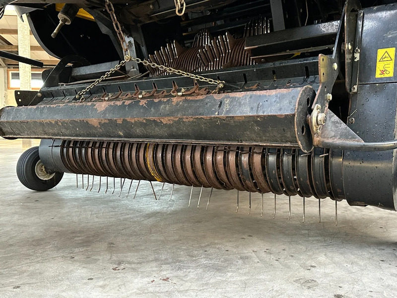 New Holland BB9060 Cropcutter - Сельскохозяйственная техника: фото 4 New Holland BB9060 Cropcutter - Сельскохозяйственная техника: фото 4