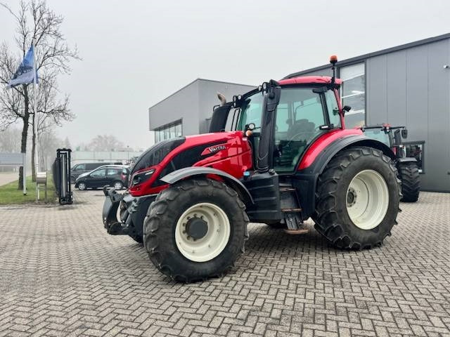 Valtra T144 Hitech - Трактор: фото 1 Valtra T144 Hitech - Трактор: фото 1