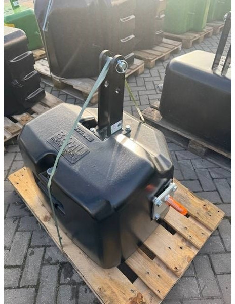 900 KG Gewichtenblok Frontgewicht Ertscomposiet C - Запчасти для Сельскохозяйственной техники: фото 1 900 KG Gewichtenblok Frontgewicht Ertscomposiet C - Запчасти для Сельскохозяйственной техники: фото 1
