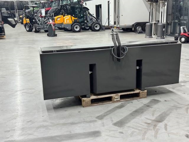 Fendt Frontkist, opbergbox - Запчасти для Сельскохозяйственной техники: фото 1 Fendt Frontkist, opbergbox - Запчасти для Сельскохозяйственной техники: фото 1
