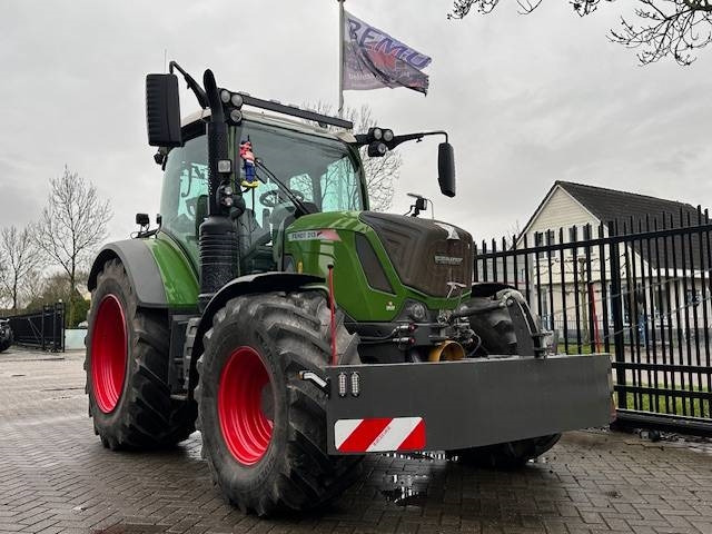 Trekkerbumper Tractorbumper met opbergkist - Запчасти для Сельскохозяйственной техники: фото 1 Trekkerbumper Tractorbumper met opbergkist - Запчасти для Сельскохозяйственной техники: фото 1