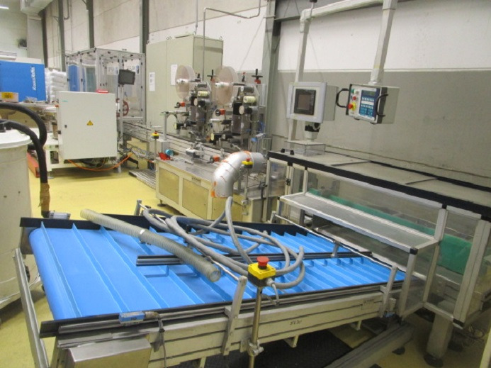 DECKEL ETIKETTIER ANLAGE SCHLEUTER GU 2 DO MIT 2xLÖFFELEINLEGESTATIONEN - Упаковочное оборудование: фото 5 DECKEL ETIKETTIER ANLAGE SCHLEUTER GU 2 DO MIT 2xLÖFFELEINLEGESTATIONEN - Упаковочное оборудование: фото 5