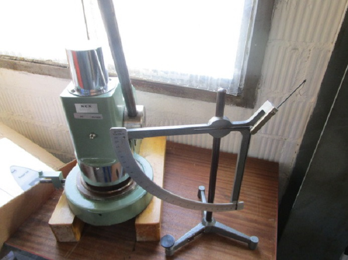 MECHANISCHE PAPIERWAAGE MIT HANDPROBE STANZE - Печатное оборудование: фото 1 MECHANISCHE PAPIERWAAGE MIT HANDPROBE STANZE - Печатное оборудование: фото 1