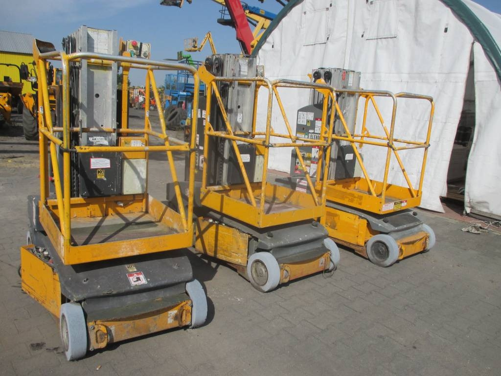 JLG Toucan Junior 8 - Вертикальный мачтовый подъемник: фото 1 JLG Toucan Junior 8 - Вертикальный мачтовый подъемник: фото 1