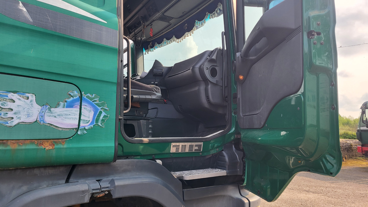 Грузовик-шасси SCANIA R124 420 6X4: фото 26 Грузовик-шасси SCANIA R124 420 6X4: фото 26