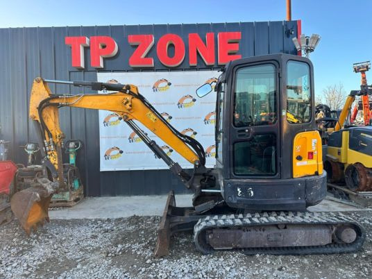 Bobcat E35 à 22 500 € HT - Мини-экскаватор: фото 2 Bobcat E35 à 22 500 € HT - Мини-экскаватор: фото 2