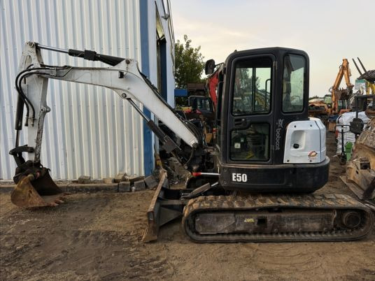 Bobcat E50 à 24900 € HT - Мини-экскаватор: фото 4 Bobcat E50 à 24900 € HT - Мини-экскаватор: фото 4