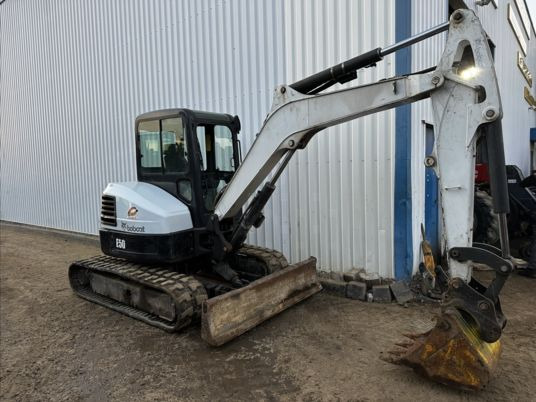 Bobcat E50 à 24900 € HT - Мини-экскаватор: фото 3 Bobcat E50 à 24900 € HT - Мини-экскаватор: фото 3