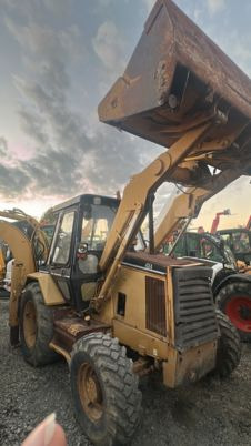 Caterpillar 428 à 13500 € HT - Экскаватор-погрузчик: фото 1 Caterpillar 428 à 13500 € HT - Экскаватор-погрузчик: фото 1