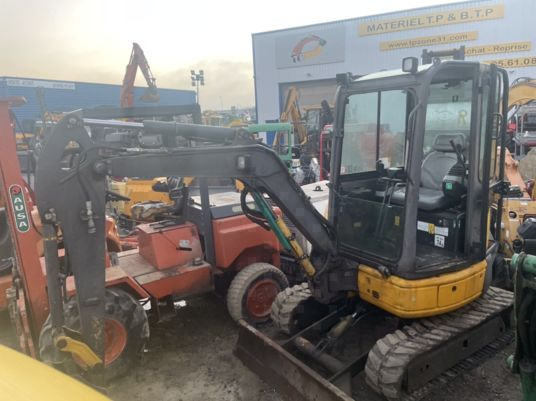 Komatsu PC26MR-3 - Мини-экскаватор: фото 1 Komatsu PC26MR-3 - Мини-экскаватор: фото 1