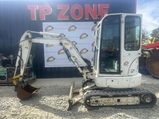 Komatsu PC26MR-3 cabine à 19500€ HT - Мини-экскаватор: фото 2 Komatsu PC26MR-3 cabine à 19500€ HT - Мини-экскаватор: фото 2