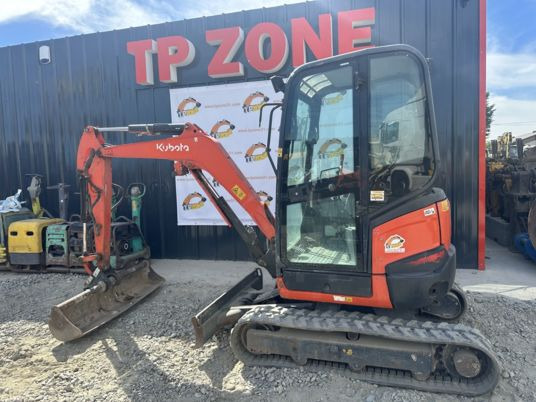 Kubota U27-4 Cabine à 23500€ HT - Мини-экскаватор: фото 2 Kubota U27-4 Cabine à 23500€ HT - Мини-экскаватор: фото 2