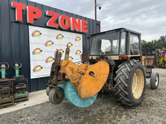 Renault TRACTEUR 75-32 à 9900 € HT - Трактор: фото 5 Renault TRACTEUR 75-32 à 9900 € HT - Трактор: фото 5