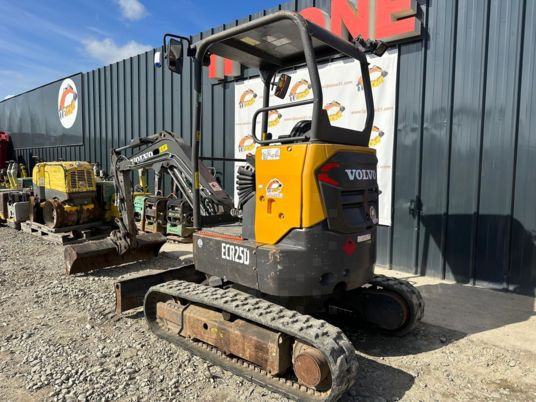 Volvo ECR25D à 23900 euros HT - Мини-экскаватор: фото 4 Volvo ECR25D à 23900 euros HT - Мини-экскаватор: фото 4