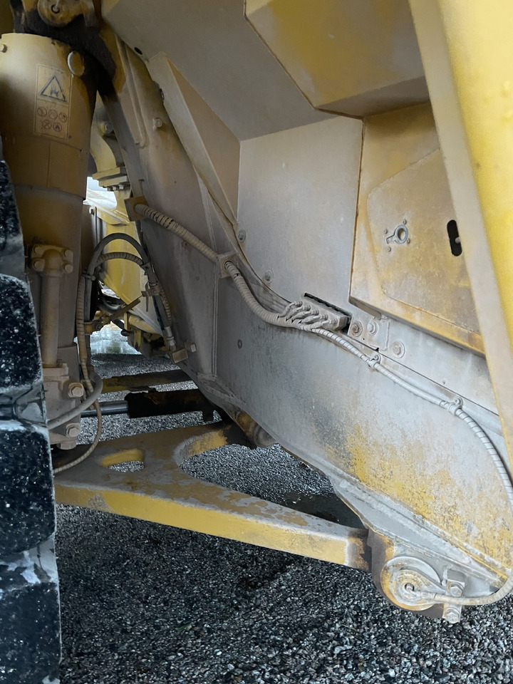 Карьерный самосвал KOMATSU Hd405-6: фото 6 Карьерный самосвал KOMATSU Hd405-6: фото 6