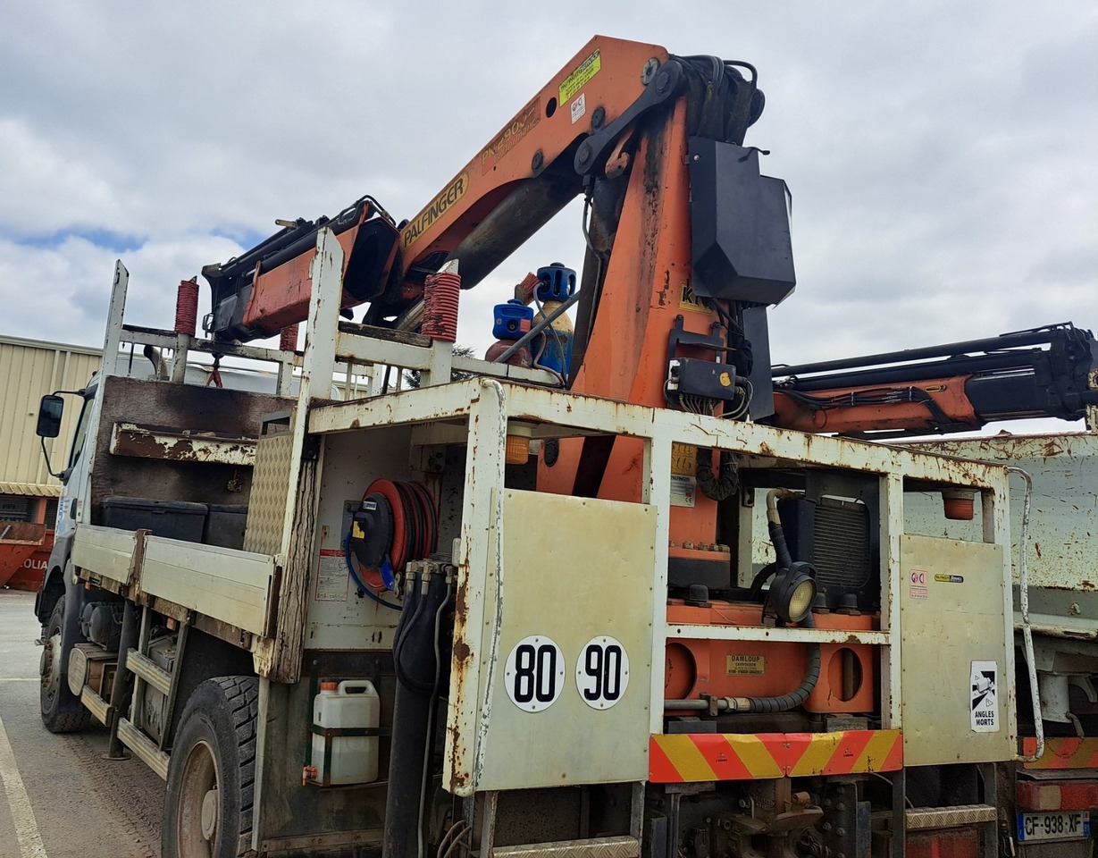 RENAULT Kerax 370dci 4x4 plateau grue Palfinger pk29002 - Грузовик бортовой/ Платформа, Автоманипулятор: фото 3 RENAULT Kerax 370dci 4x4 plateau grue Palfinger pk29002 - Грузовик бортовой/ Платформа, Автоманипулятор: фото 3