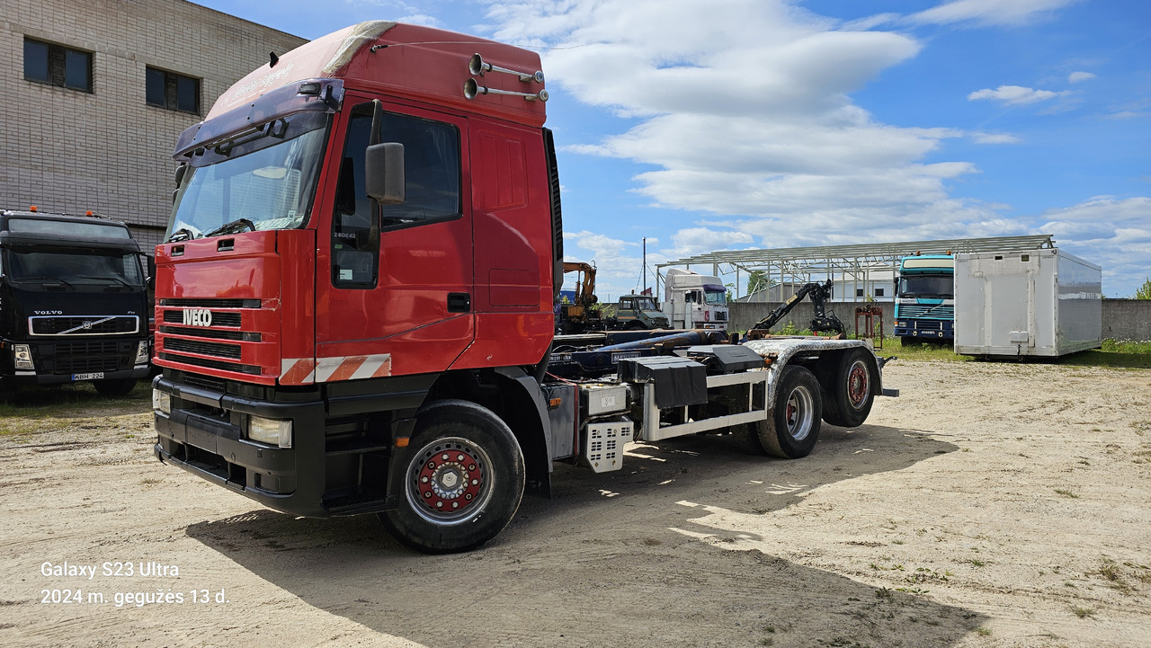IVECO 240E42 6x2 - Крюковой мультилифт: фото 1 IVECO 240E42 6x2 - Крюковой мультилифт: фото 1
