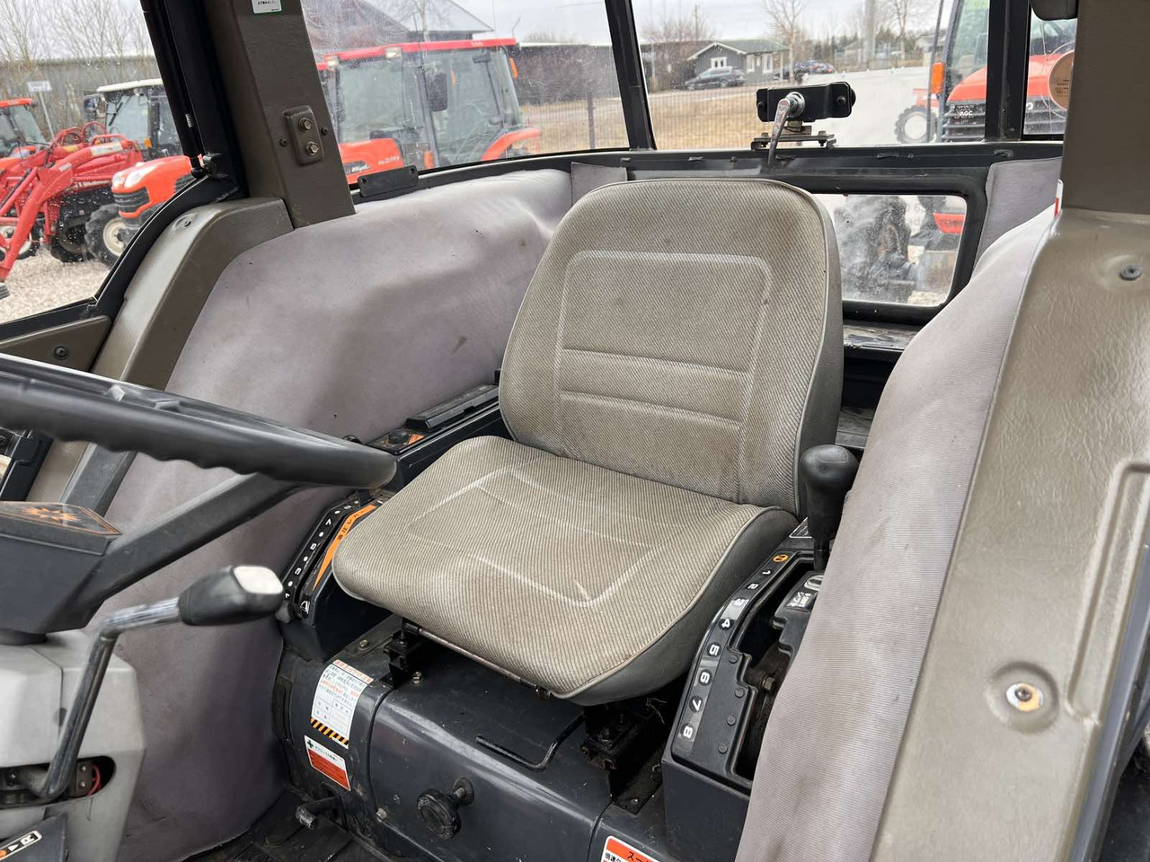 Kubota GL53 - Гусеничный трактор: фото 4 Kubota GL53 - Гусеничный трактор: фото 4