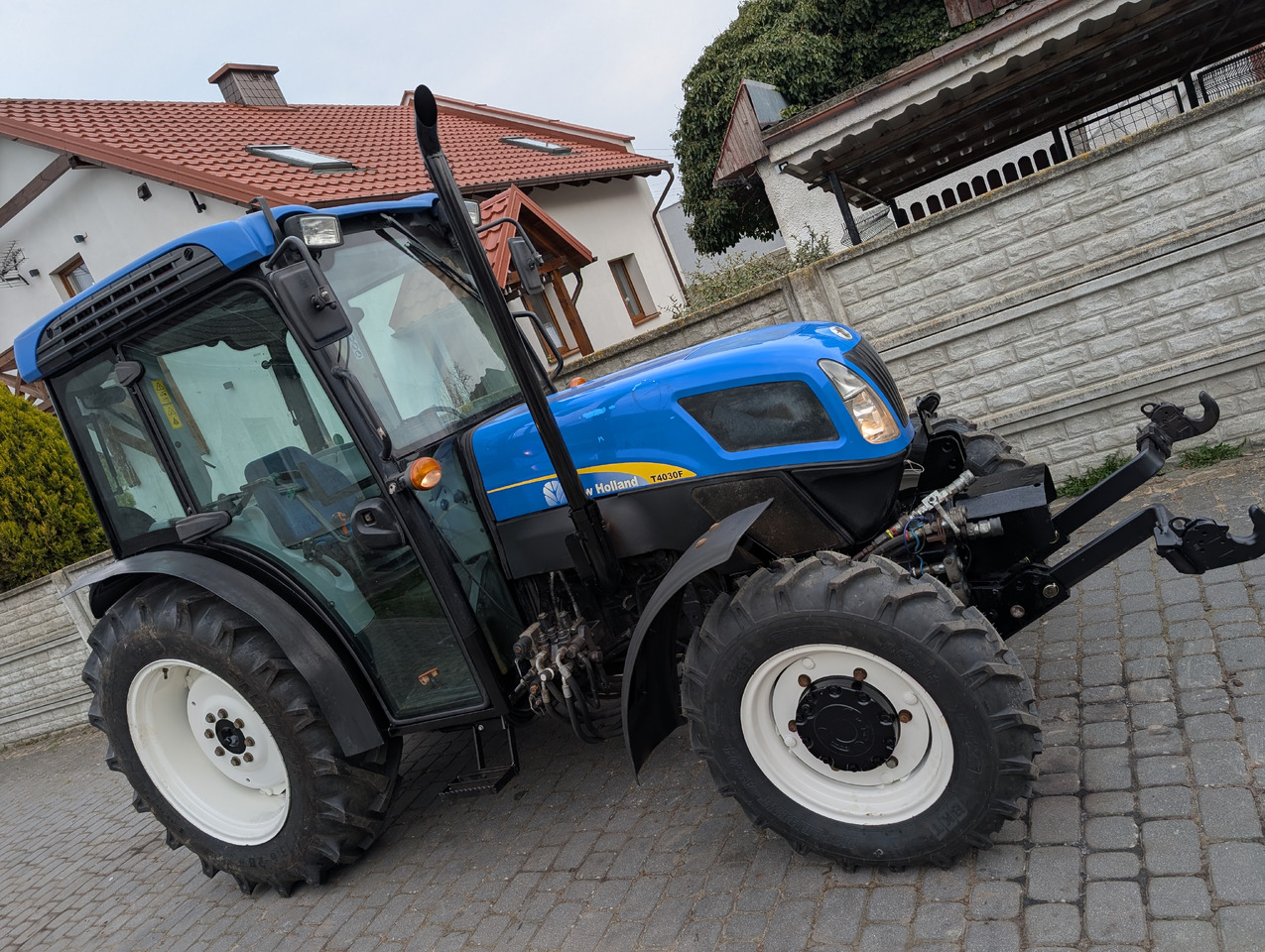 New Holland T4030F - Минитрактор: фото 2 New Holland T4030F - Минитрактор: фото 2