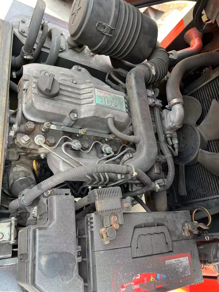 Toyota FDZN30 - Дизельный погрузчик: фото 5 Toyota FDZN30 - Дизельный погрузчик: фото 5