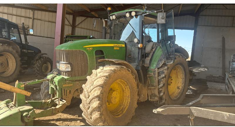JOHN DEERE 7530 PREMIUM - Трактор: фото 1 JOHN DEERE 7530 PREMIUM - Трактор: фото 1