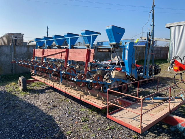 MONOSEM BR 12R - Сеялка точного высева: фото 1 MONOSEM BR 12R - Сеялка точного высева: фото 1