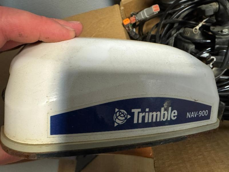 TRIMBLE GFX 750 RTK - Система навигации для Сельскохозяйственной техники: фото 5 TRIMBLE GFX 750 RTK - Система навигации для Сельскохозяйственной техники: фото 5