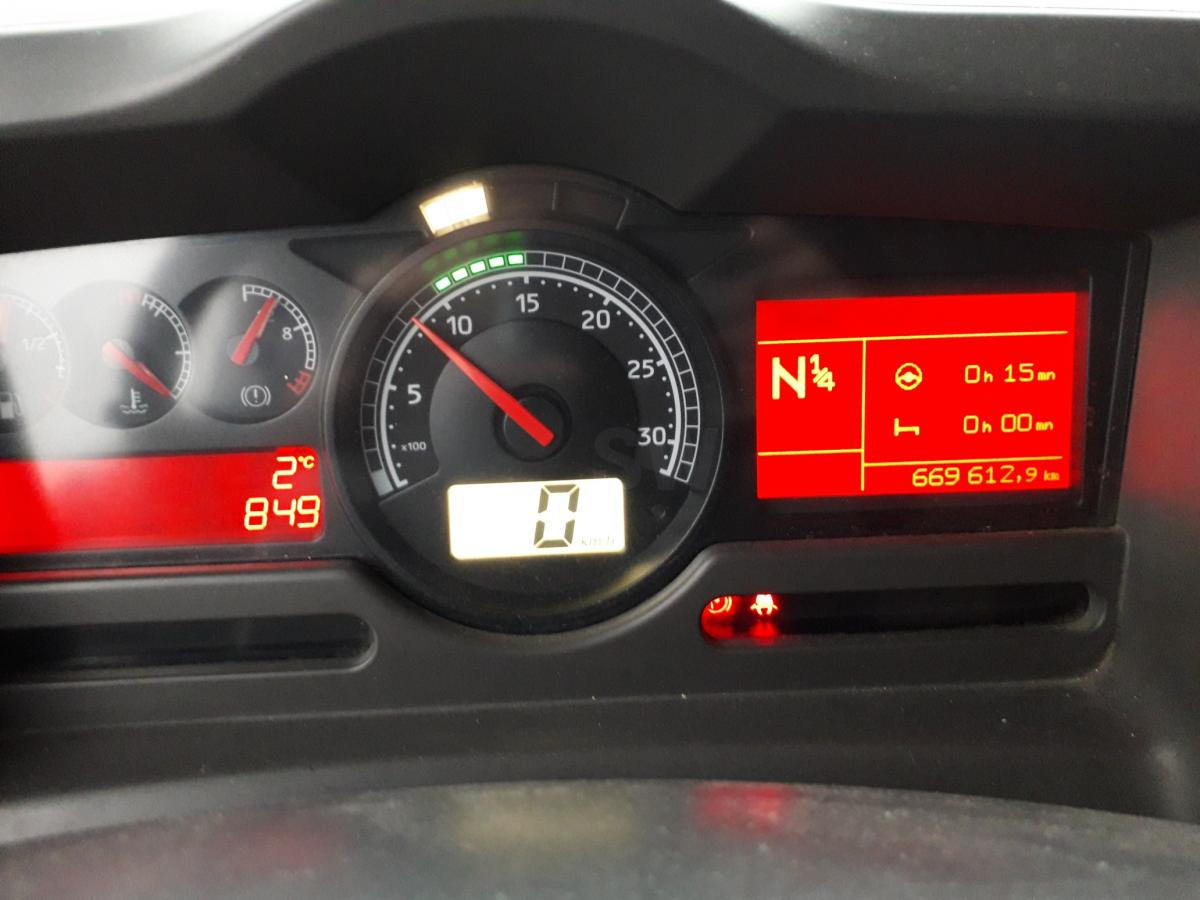 Renault Premium 440 DXI - Грузовик-цистерна: фото 4 Renault Premium 440 DXI - Грузовик-цистерна: фото 4