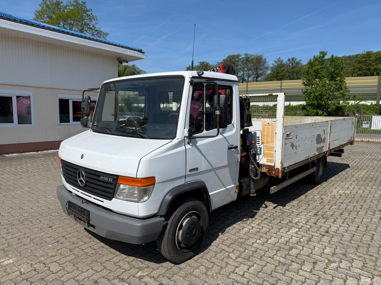 Mercedes-Benz 816 D - Малотоннажный бортовой грузовик: фото 1 Mercedes-Benz 816 D - Малотоннажный бортовой грузовик: фото 1