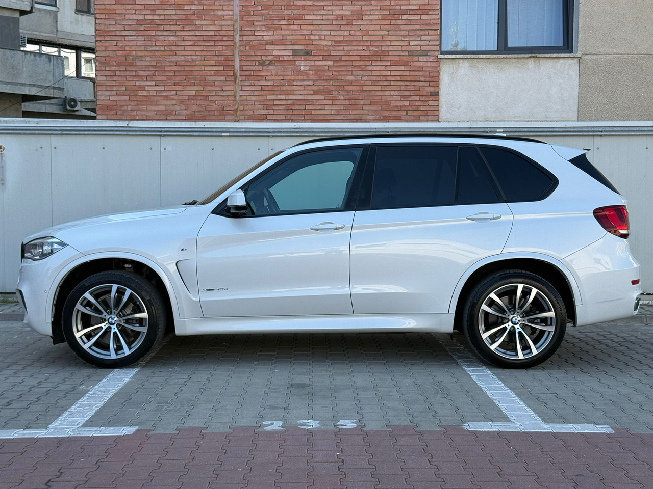 BMW X5 4.0 XDRIVE M PAKET - Внедорожник: фото 4 BMW X5 4.0 XDRIVE M PAKET - Внедорожник: фото 4
