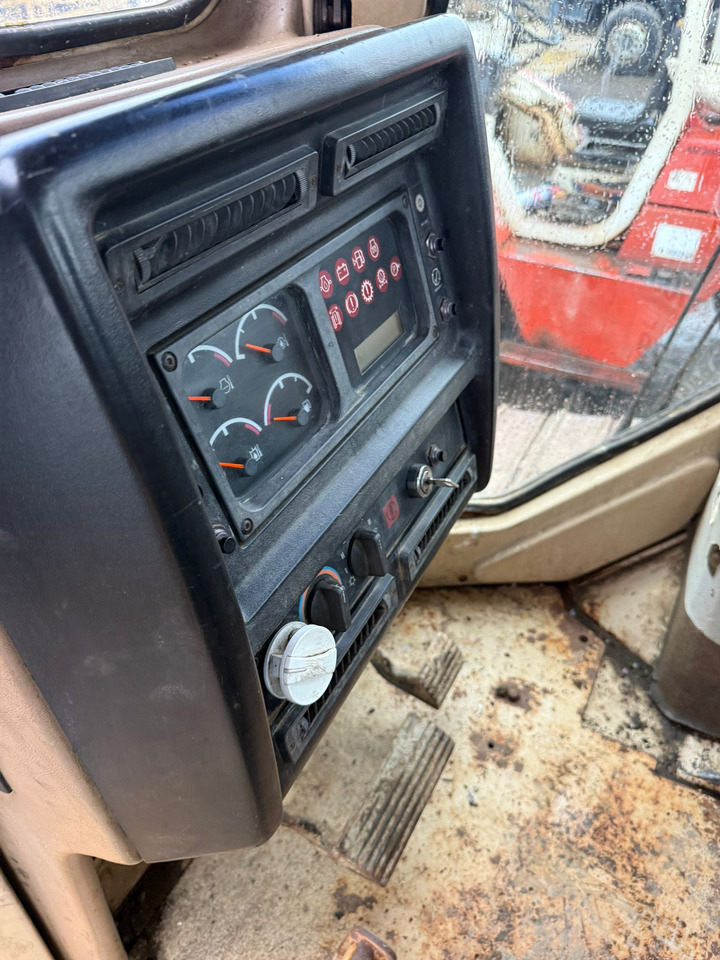 BULLDOZER CATERPILLAR D5 - Бульдозер: фото 5 BULLDOZER CATERPILLAR D5 - Бульдозер: фото 5