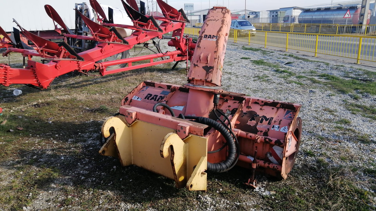 Freza zapada/Snow blower Assaloni pentru Buldoexcavator/Bobcat/Incatcator frontal - Роторный снегоочиститель для Строительной техники: фото 5 Freza zapada/Snow blower Assaloni pentru Buldoexcavator/Bobcat/Incatcator frontal - Роторный снегоочиститель для Строительной техники: фото 5