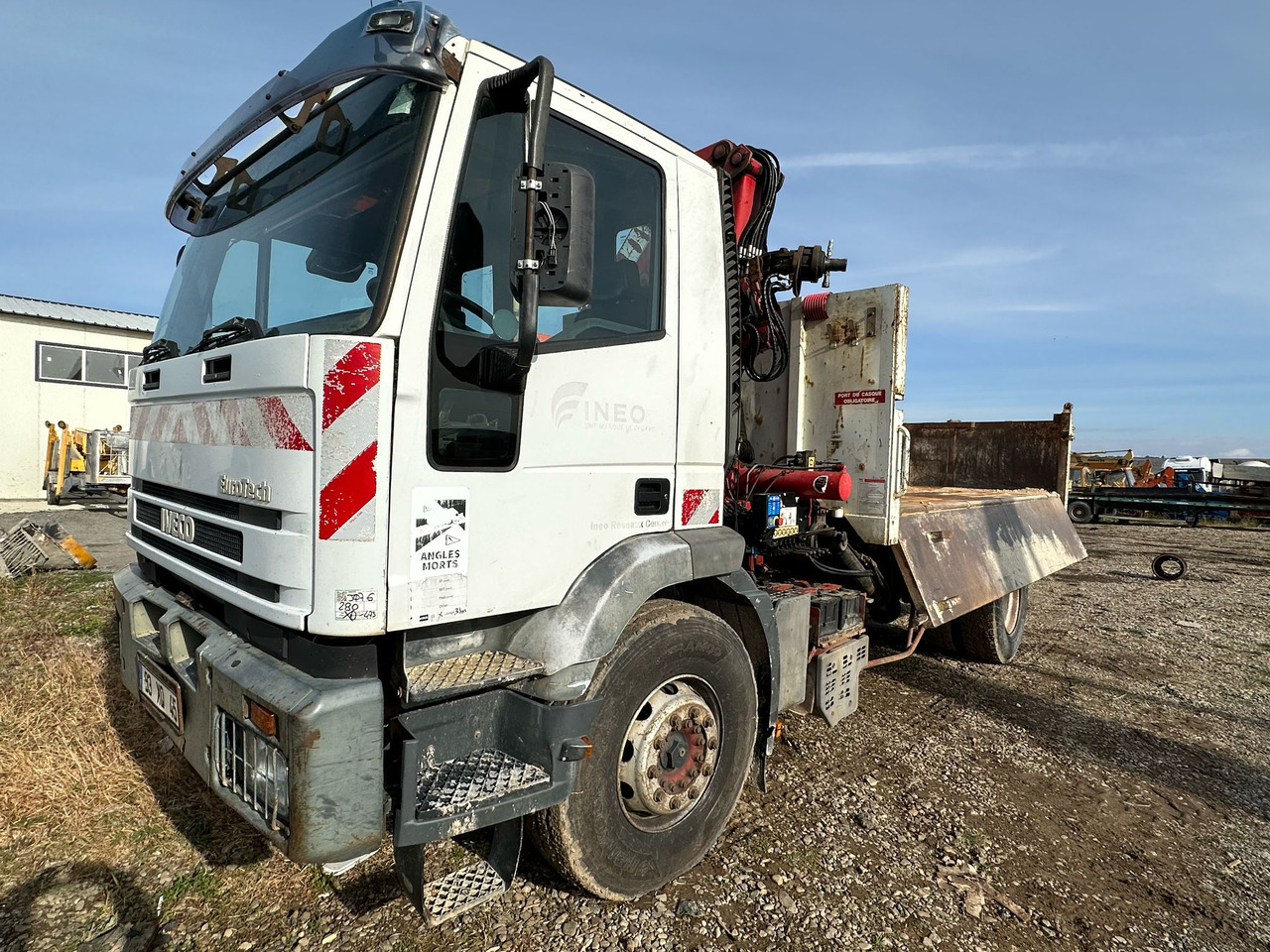 IVECO EUROTRAKKER TIPPER - Самосвал: фото 1 IVECO EUROTRAKKER TIPPER - Самосвал: фото 1