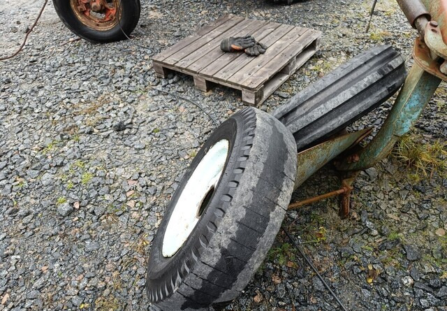 Fordson Diesel Major eturenkaat - Шина для Тракторов: фото 3 Fordson Diesel Major eturenkaat - Шина для Тракторов: фото 3