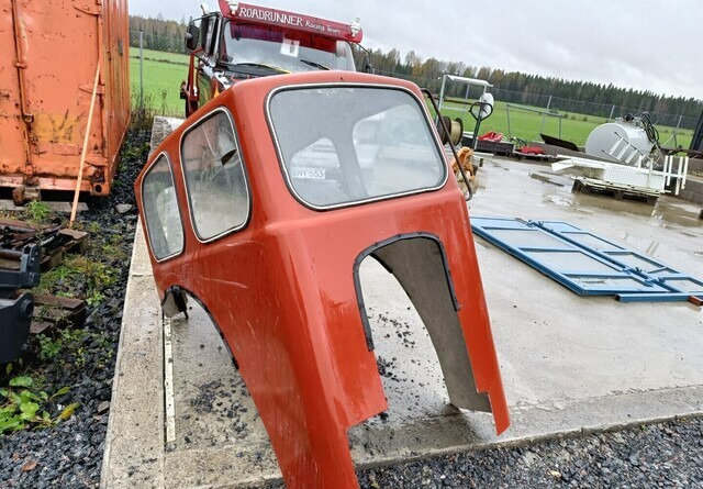 Traktorin hytti - lasikuituinen - Кабина для Тракторов: фото 4 Traktorin hytti - lasikuituinen - Кабина для Тракторов: фото 4